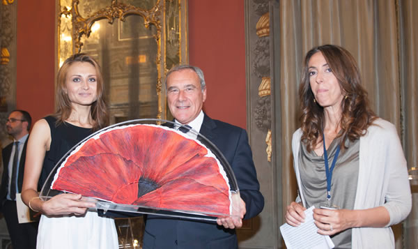 L’autrice del Ventaglio, Iulia Baziaeva, il presidente del Senato, Piero Grasso, e il presidente dell’Asp, Alessandra Sardoni