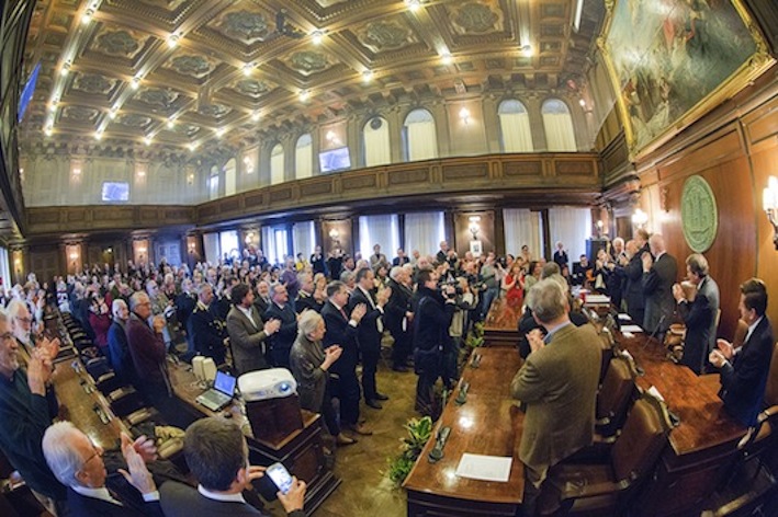 La cerimonia di consegna del 49° San Giusto d’Oro nella sala del Consiglio Comunale di Trieste