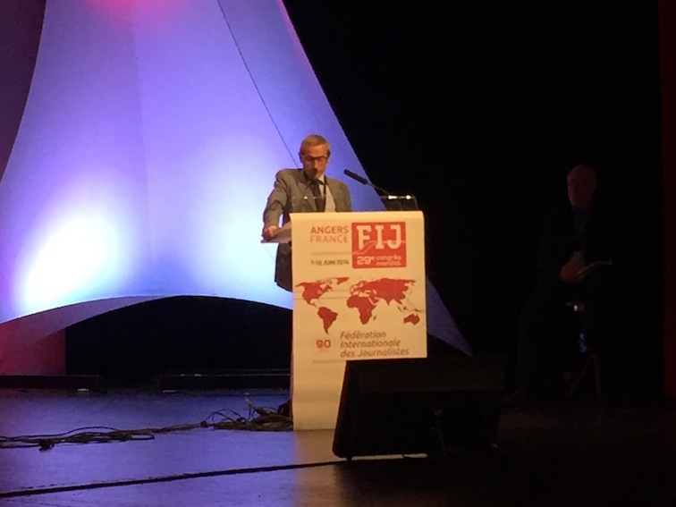 Raffaele Lorusso presenta la propria candidatura al Congresso Ifj di Angers (Foto Giornalisti Italia)